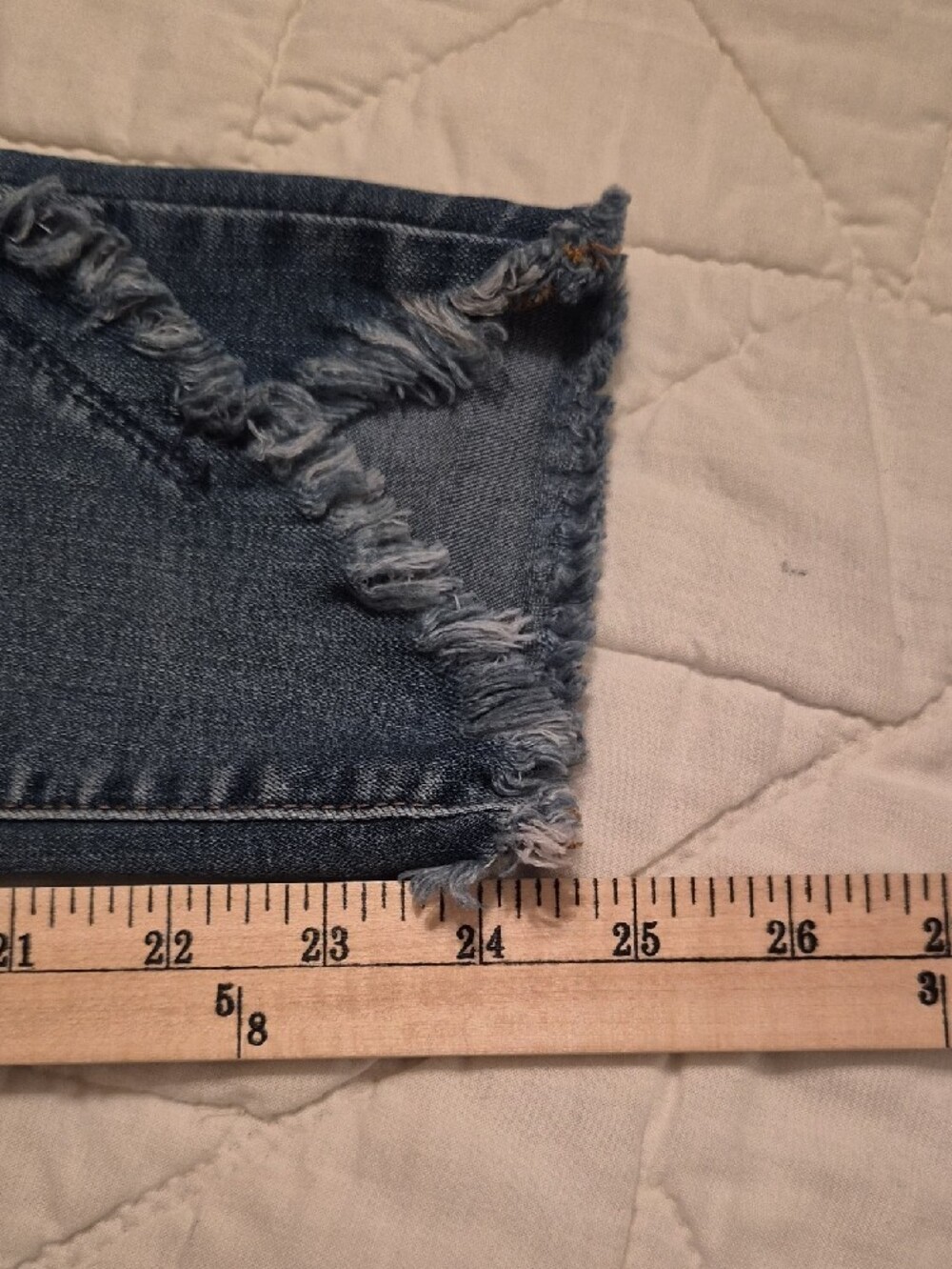 Judy Blue Skinny Fit Distressed Jeans- Size 7/28 - Picture 5 of 8